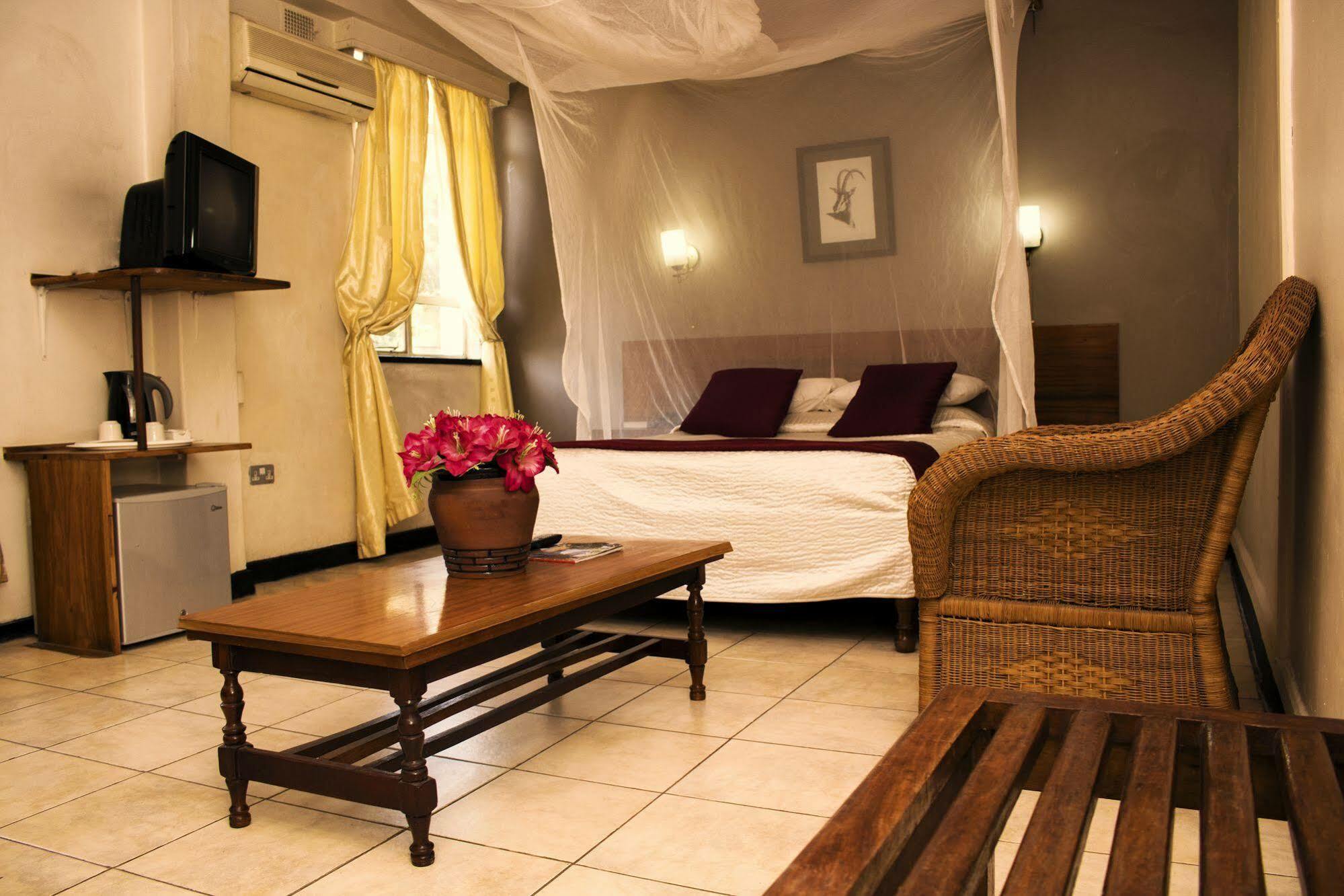 The Lusaka Hotel Buitenkant foto